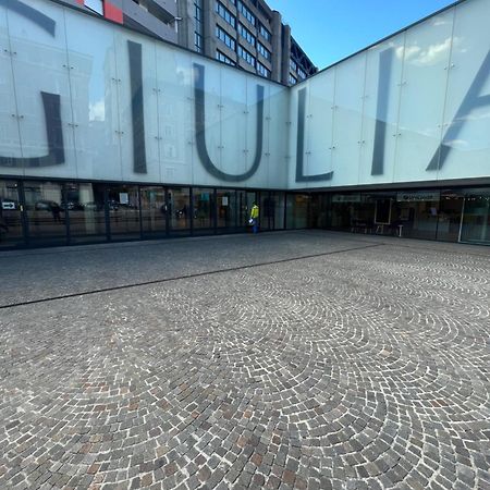 Alla Scalinata Del Teatro Rossetti Parcheggio Trieste Eksteriør bilde