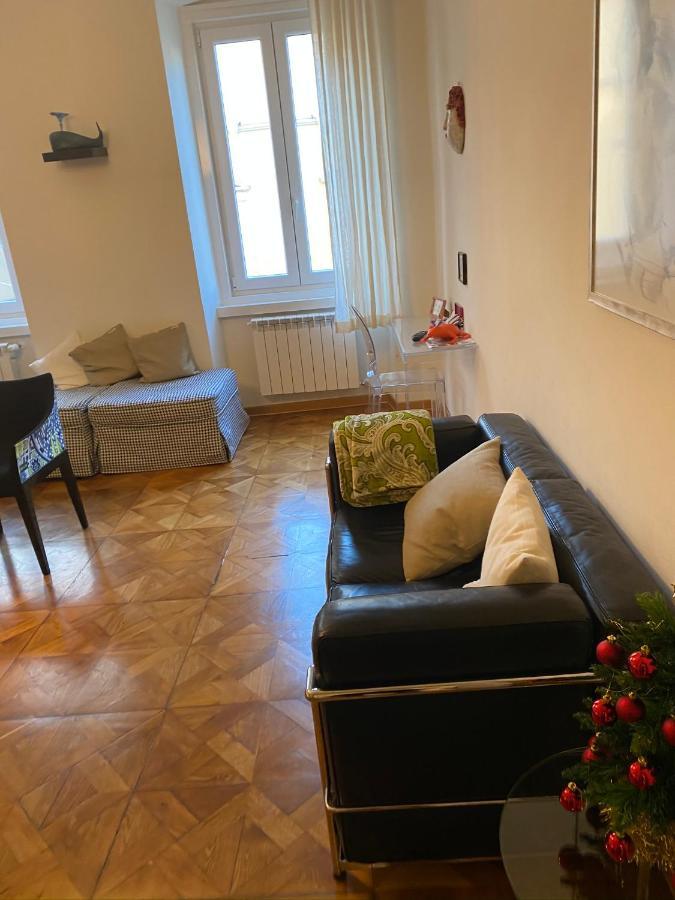 Alla Scalinata Del Teatro Rossetti Parcheggio Trieste Eksteriør bilde