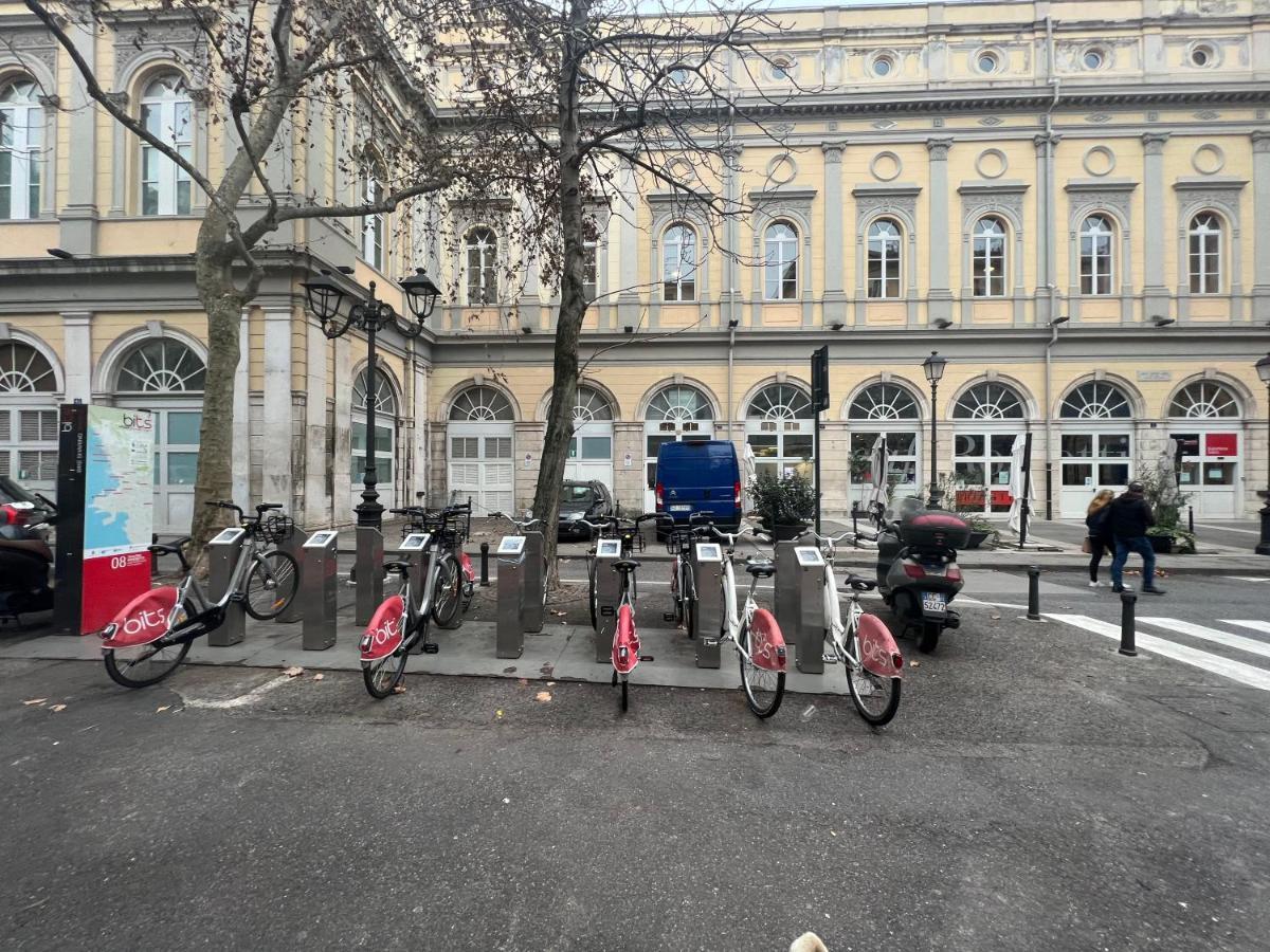 Alla Scalinata Del Teatro Rossetti Parcheggio Trieste Eksteriør bilde