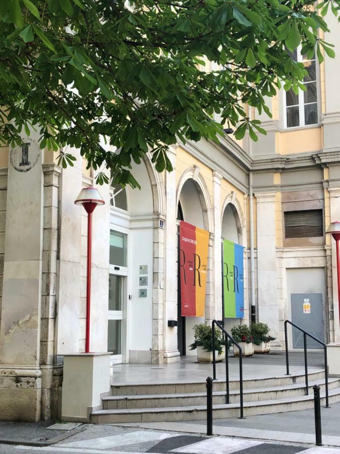 Alla Scalinata Del Teatro Rossetti Parcheggio Trieste Eksteriør bilde